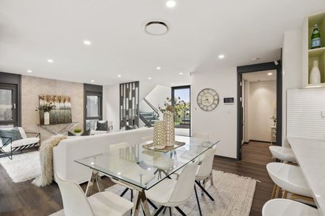 Photo of property in 48a Peter Terrace, Castor Bay, Auckland, 0620