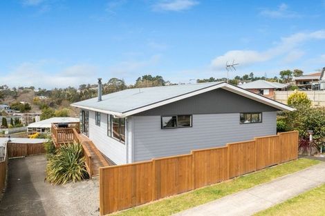 Photo of property in 16 La Salle Drive, Westown, New Plymouth, 4310