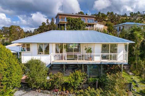 Photo of property in 105 Cable Bay Block Road, Cable Bay, 0420