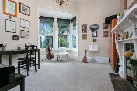 Photo of property in 20 Queen Street, Cambridge, 3434