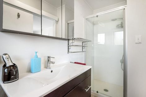 Photo of property in 20 Ronald Macken Place, Windsor Park, Auckland, 0632