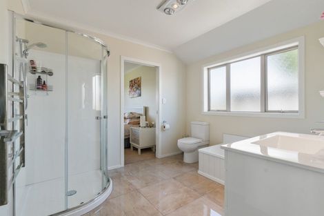 Photo of property in 6 Madison Street, Carterton, 5713