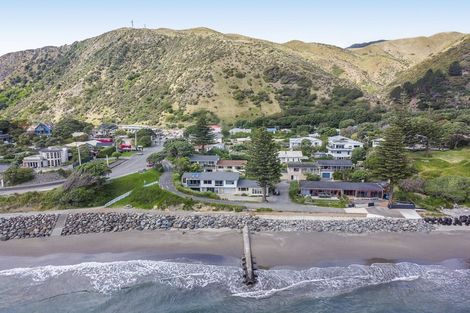 Photo of property in 6/29 Beach Road, Paekakariki, 5034