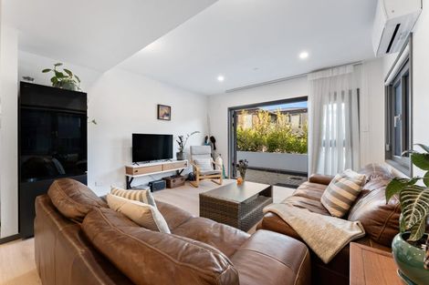 Photo of property in 48a Peter Terrace, Castor Bay, Auckland, 0620