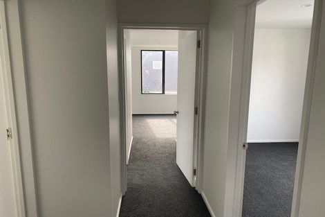 Photo of property in 32 Oakford Close, Riccarton, Christchurch, 8011