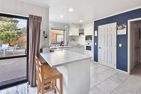 Photo of property in 16 Shepherds Road, Papakura, 2110