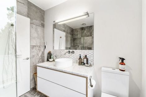 Photo of property in 110 Candia Road, Henderson Valley, Auckland, 0614