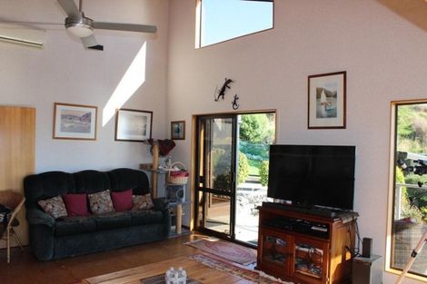 Photo of property in 1090c Abel Tasman Drive, Ligar Bay, Takaka, 7183