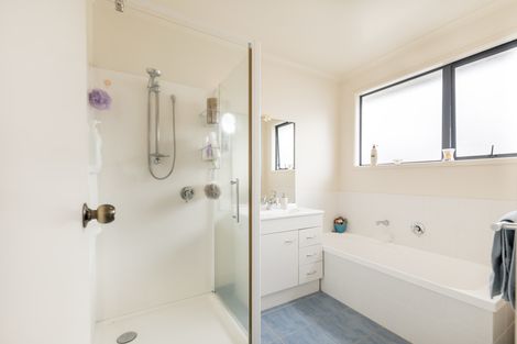 Photo of property in 25b Gardner Avenue, New Lynn, Auckland, 0600