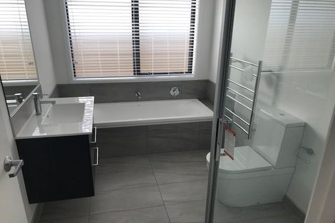 Photo of property in 25 Kotiate Street, Papamoa Beach, Papamoa, 3118