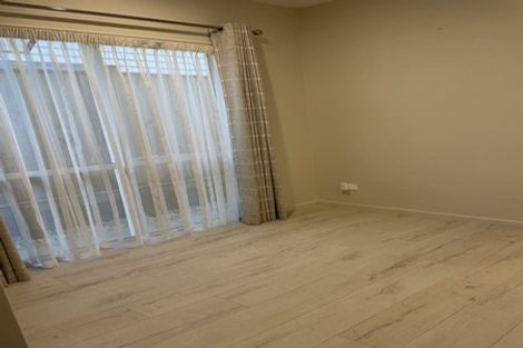 Photo of property in 8 Rossbeg Lane, Flat Bush, Auckland, 2019