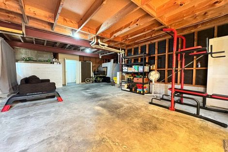 Photo of property in 7 Golf Road, New Lynn, Auckland, 0600