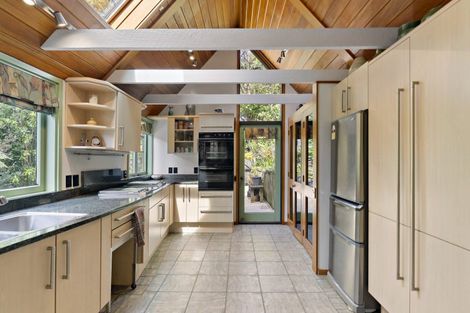 Photo of property in 18 Marama Terrace, Eastbourne, Lower Hutt, 5013