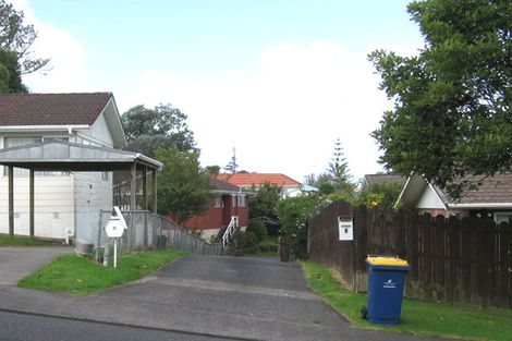 Photo of property in 8 Kemp Road, Massey, Auckland, 0614