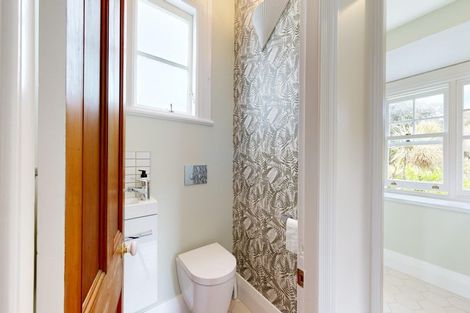 Photo of property in 31 Maarama Crescent, Aro Valley, Wellington, 6021