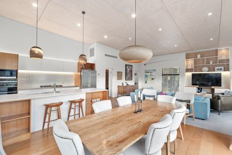 Photo of property in 1 Kirimoko Crescent, Wanaka, 9305