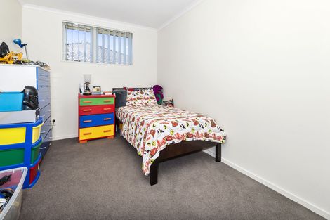 Photo of property in 36 Kayes Road, Pukekohe, 2120