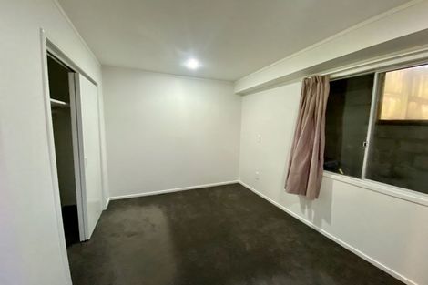 Photo of property in 60 Easton Park Parade, Glenfield, Auckland, 0629