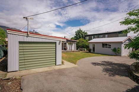 Photo of property in 50 Beacon Point Road, Wanaka, 9305