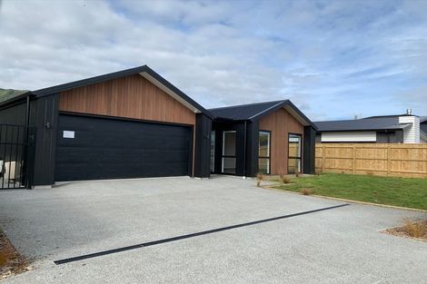 Photo of property in 74 Waipunahau Road, Waikanae, 5036