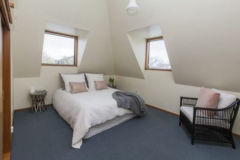 Photo of property in 33 Dovedale Avenue, Ilam, Christchurch, 8041