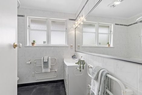 Photo of property in 24 Larsen Crescent, Tawa, Wellington, 5028