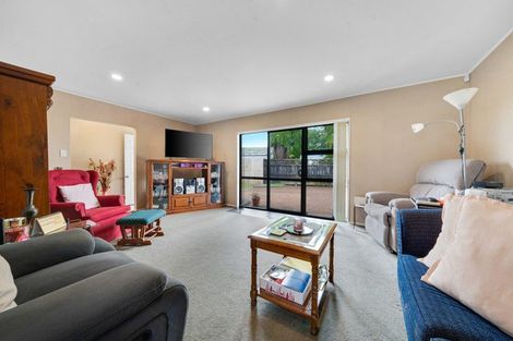 Photo of property in 2/66 Willis Road, Papakura, 2110