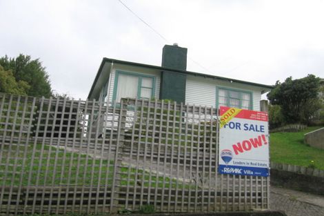 Photo of property in 5 Anthony Street, Tawa, Wellington, 5028