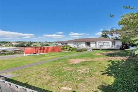 Photo of property in 18 Cedar Heights Avenue, Massey, Auckland, 0614