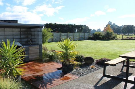 Photo of property in 6 Valkyrie Close, Carterton, 5713