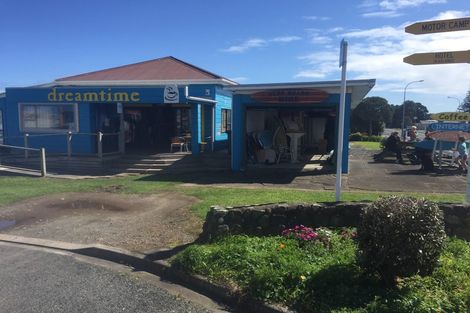 Photo of property in 102 Tasman Street, Opunake, 4616