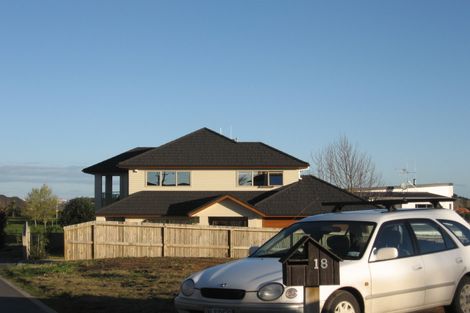 Photo of property in 18 Gilbert Court, Rototuna, Hamilton, 3210