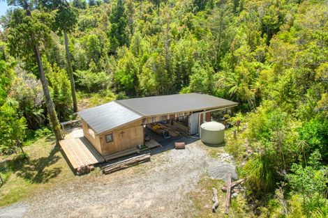 Photo of property in 215 Clifton Road, Kaiata, Greymouth, 7805