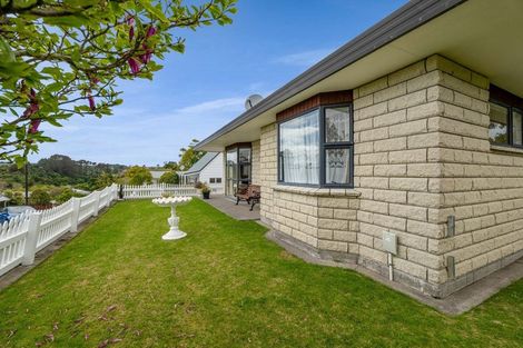 Photo of property in 11 Te Ngaere Place, Merrilands, New Plymouth, 4312
