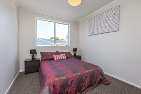 Photo of property in 14 Farwood Drive, Henderson, Auckland, 0612