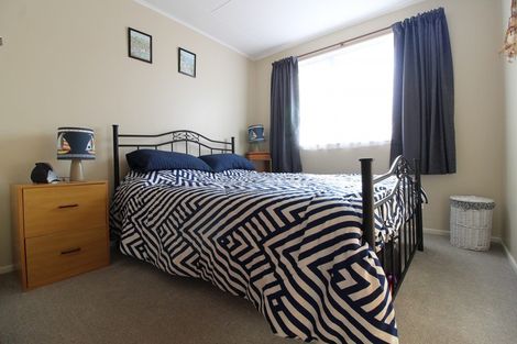 Photo of property in 10 Mccaughan Street, Browns, Winton, 9781