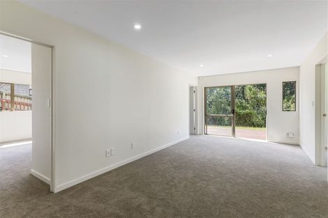 Photo of property in 14 Spoonbill Place, Unsworth Heights, Auckland, 0632
