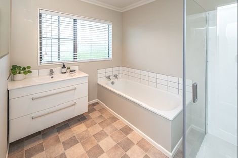 Photo of property in 48 Oakland Avenue, Saint Johns Hill, Whanganui, 4500