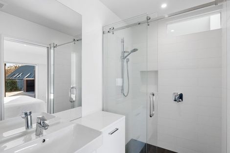 Photo of property in 93 Holly Road, St Albans, Christchurch, 8014