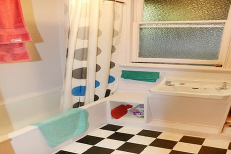 Photo of property in 72 Sutherland Street, Dunedin Central, Dunedin, 9016