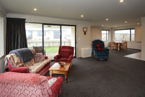 Photo of property in 18 Dove Place, Holmes Hill, Oamaru, 9401