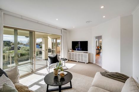 Photo of property in 6 Burbury Ridge, Havelock North, 4130