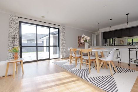 Photo of property in 121 Melksham Drive, Churton Park, Wellington, 6037