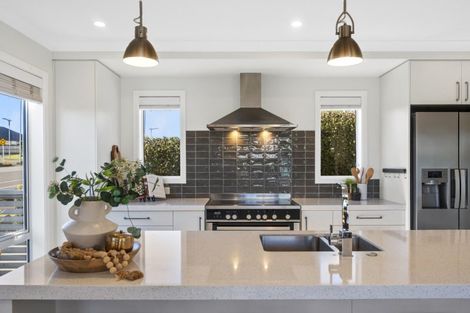 Photo of property in 328 Lakes Boulevard, Pyes Pa, Tauranga, 3112