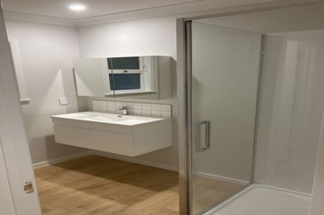 Photo of property in 1/138 Churchill Road, Rothesay Bay, Auckland, 0630