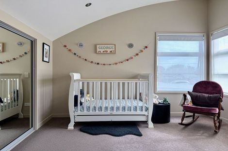 Photo of property in 32b Gilbert Street, New Plymouth, 4310