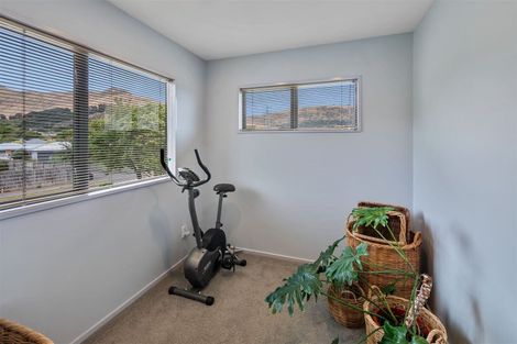 Photo of property in 1 Wendy Place, Heathcote Valley, Christchurch, 8022