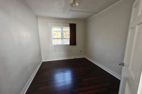 Photo of property in 2/84 Lynwood Road, New Lynn, Auckland, 0600