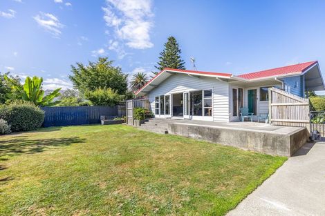 Photo of property in 397 Te Moana Road, Waikanae, 5036