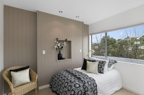 Photo of property in 32 Tiketike Way, Brooklyn, Wellington, 6021